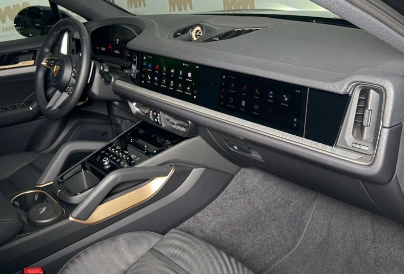 Porsche Cayenne Coupe* Bose* Display* Pano* Chrono, снимка 10 - Автомобили и джипове - 52836191