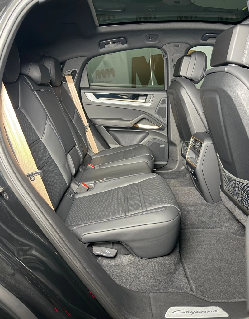 Porsche Cayenne Coupe* Bose* Display* Pano* Chrono, снимка 12 - Автомобили и джипове - 52836191