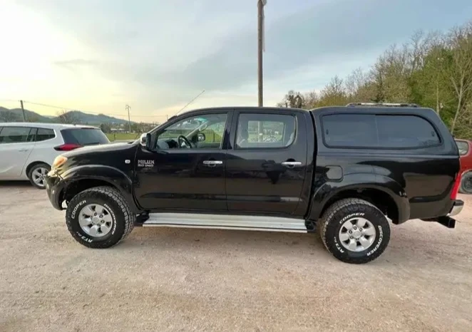 Toyota Hilux, снимка 1 - Автомобили и джипове - 54340523