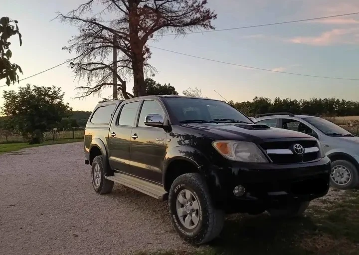Toyota Hilux, снимка 3 - Автомобили и джипове - 54340523