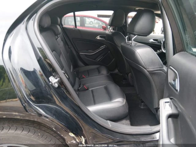 Mercedes-Benz GLA 250 * КОЖА* ПОДГРЕВ* ПАМЕТ* ПАНОРАМА* NAVI* , снимка 8 - Автомобили и джипове - 54903221