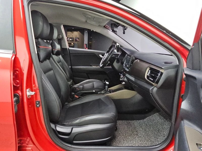 Kia Stonic 1.4| 95к.с., снимка 12 - Автомобили и джипове - 55940881