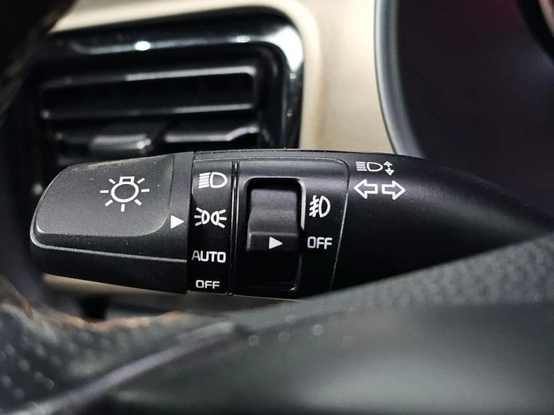 Kia Stonic 1.4| 95к.с., снимка 15 - Автомобили и джипове - 55940881