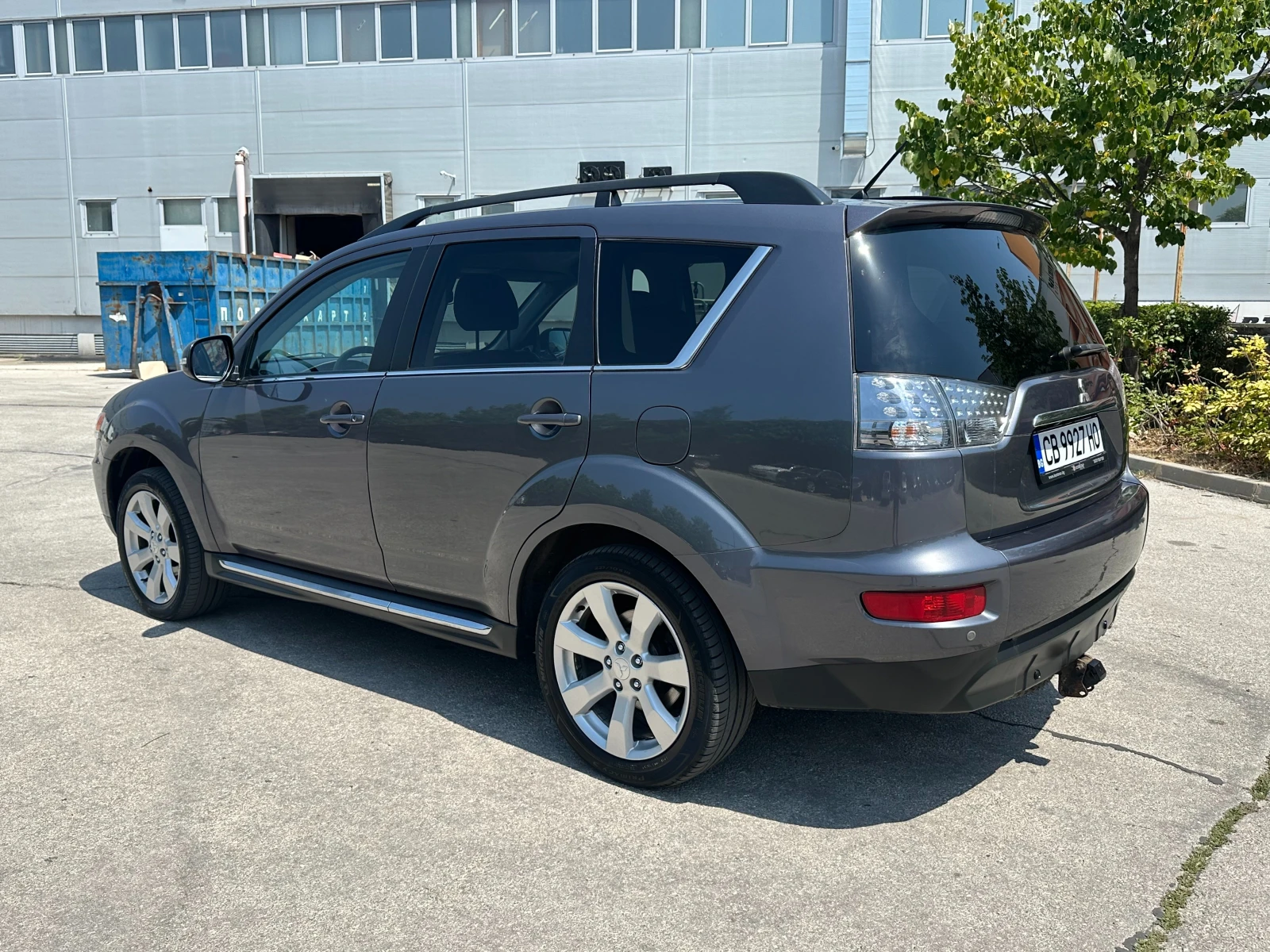 Mitsubishi Outlander 2.2D Фейслифт/7 места - изображение 3