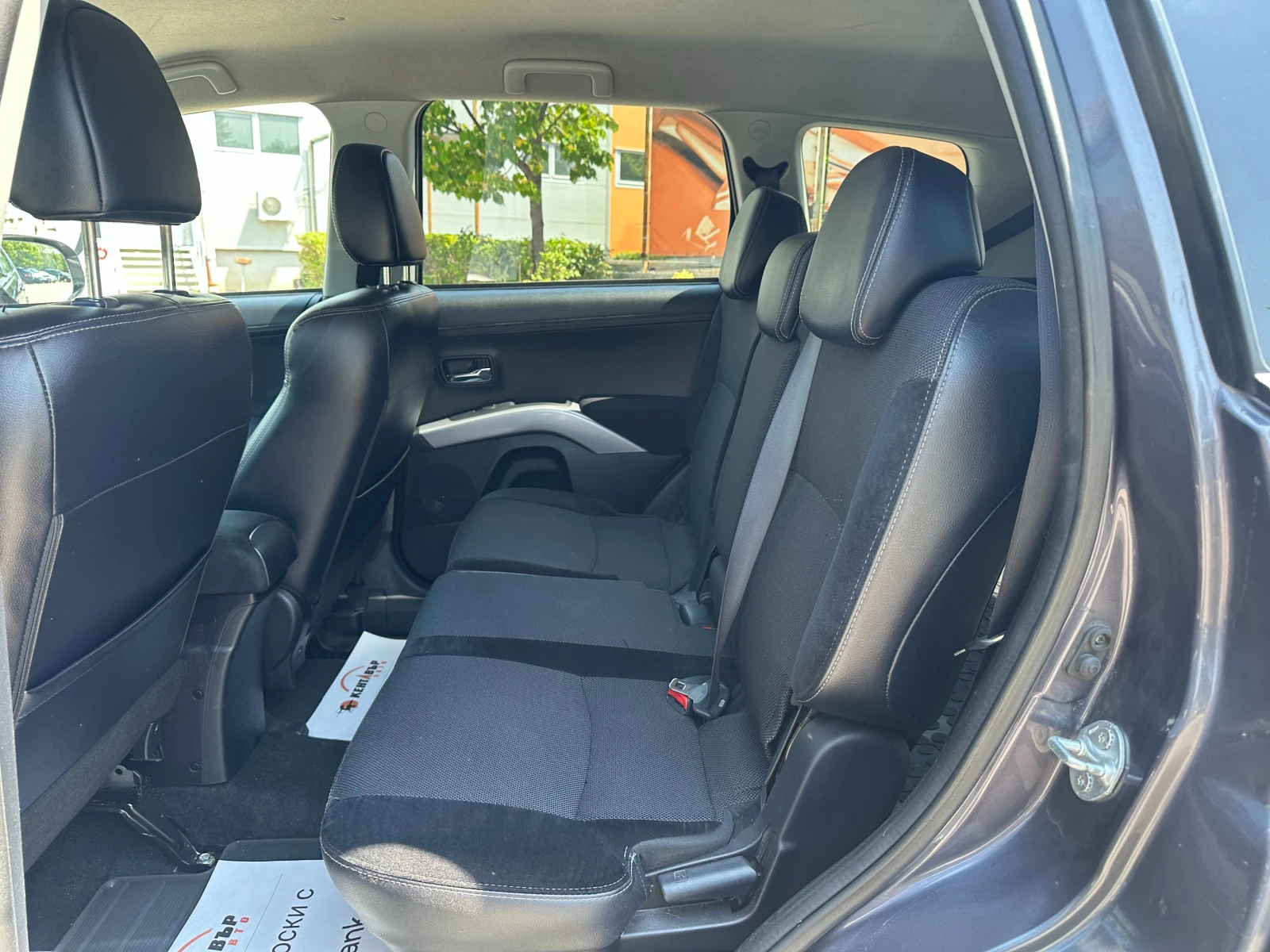 Mitsubishi Outlander 2.2D Фейслифт/7 места - изображение 10