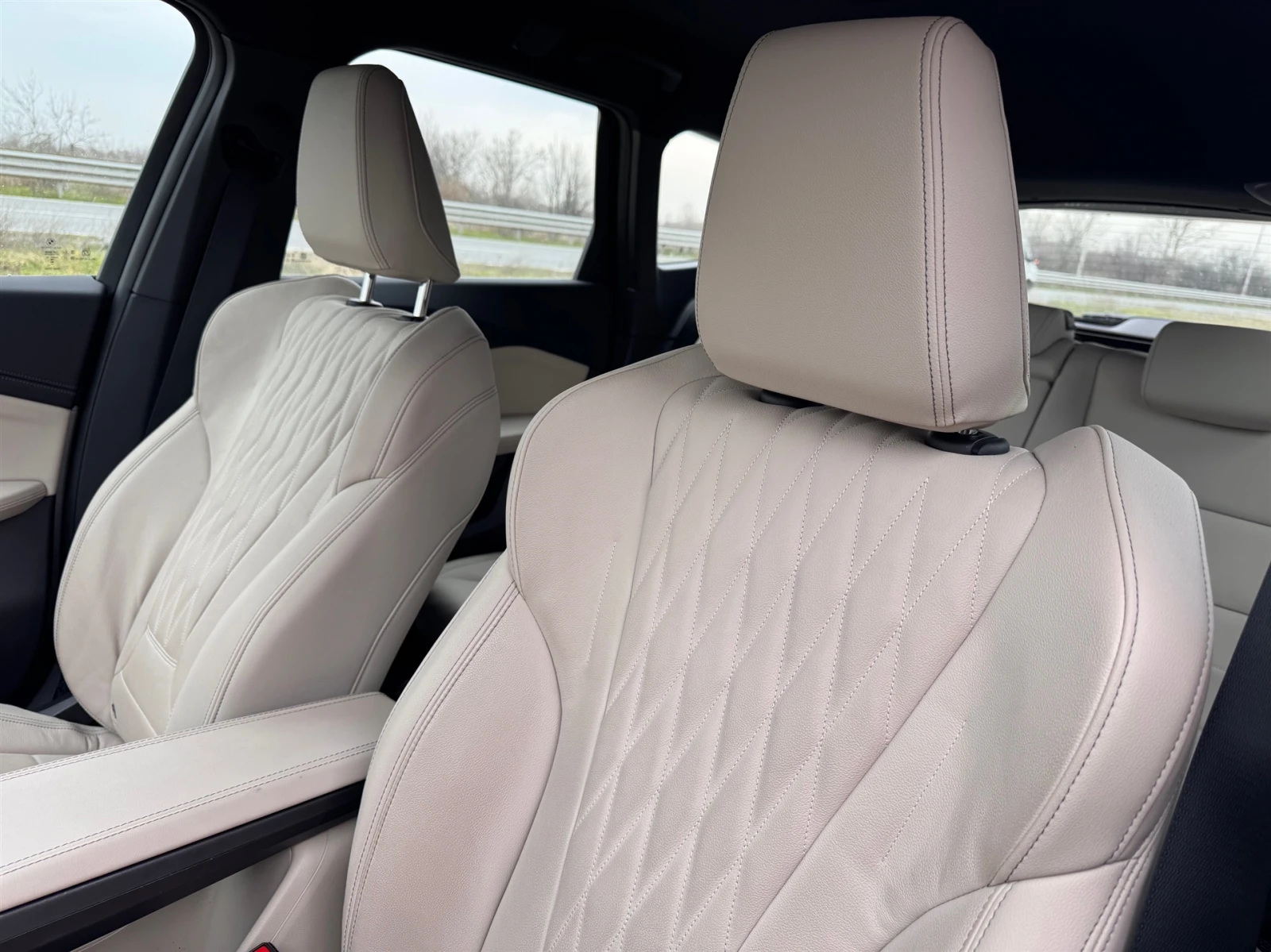 BMW X1 xDrive23i, снимка 11 - Автомобили и джипове - 53054323