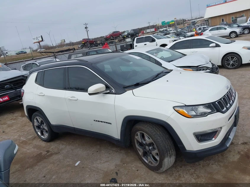 Jeep Compass 2.4l Limited, снимка 13 - Автомобили и джипове - 54181930