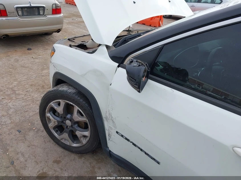 Jeep Compass 2.4l Limited, снимка 6 - Автомобили и джипове - 54181930