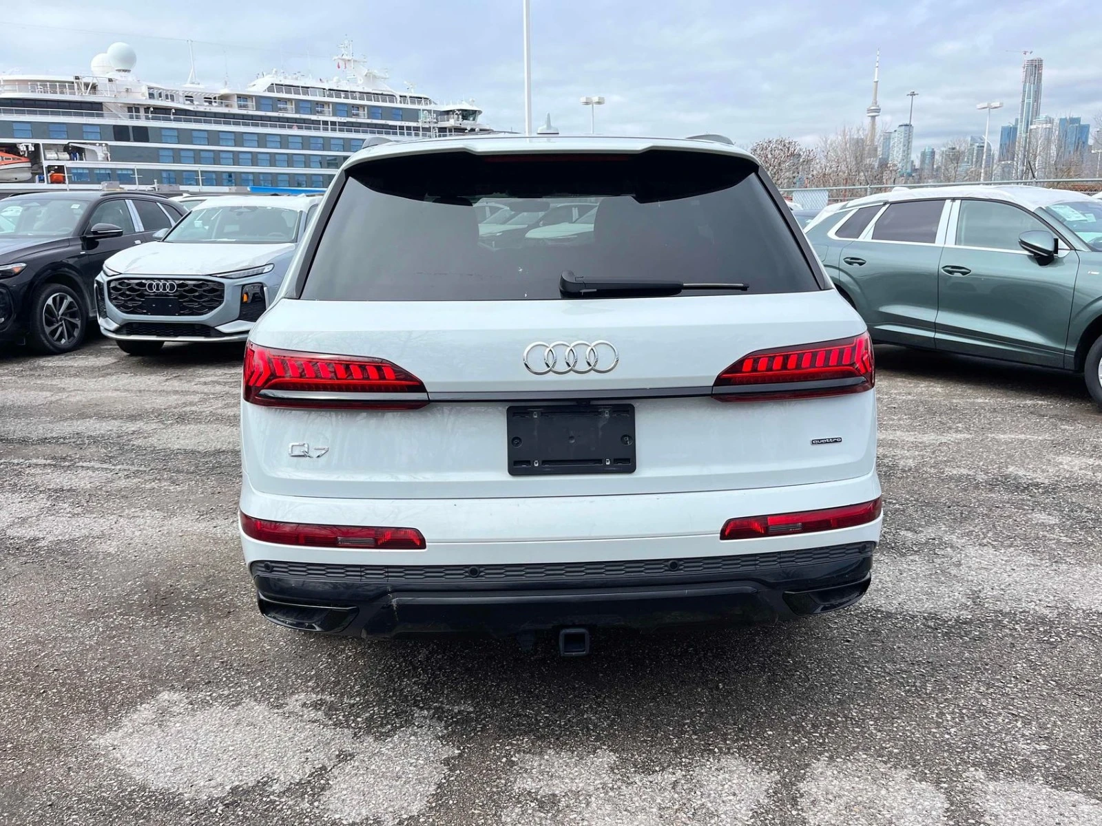 Audi Q7 СЛ.ЛЕНТИ* ПОДГРЕВ* 360* KEYLESS, снимка 4 - Автомобили и джипове - 54334561