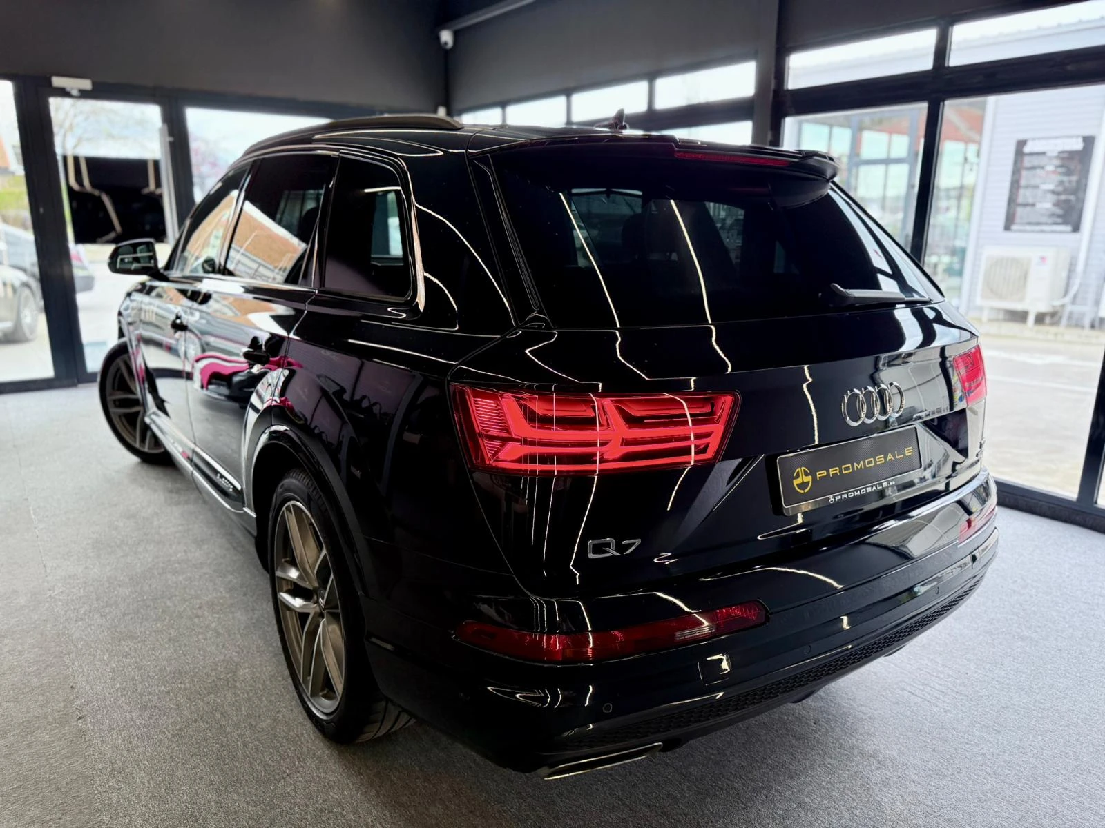 Audi Q7 S - Line* Quattro* Bose* Подгрев* Лизинг , снимка 4 - Автомобили и джипове - 54379647