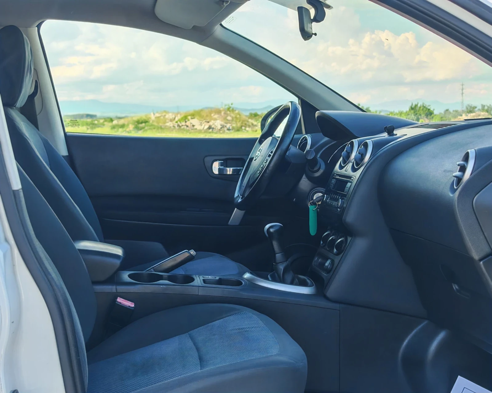 Nissan Qashqai 1.6 БЕНЗИН 117 К.С. ГАЗ УНИКАЛНО СЪСТОЯНИЕ!!!, снимка 10 - Автомобили и джипове - 54692859
