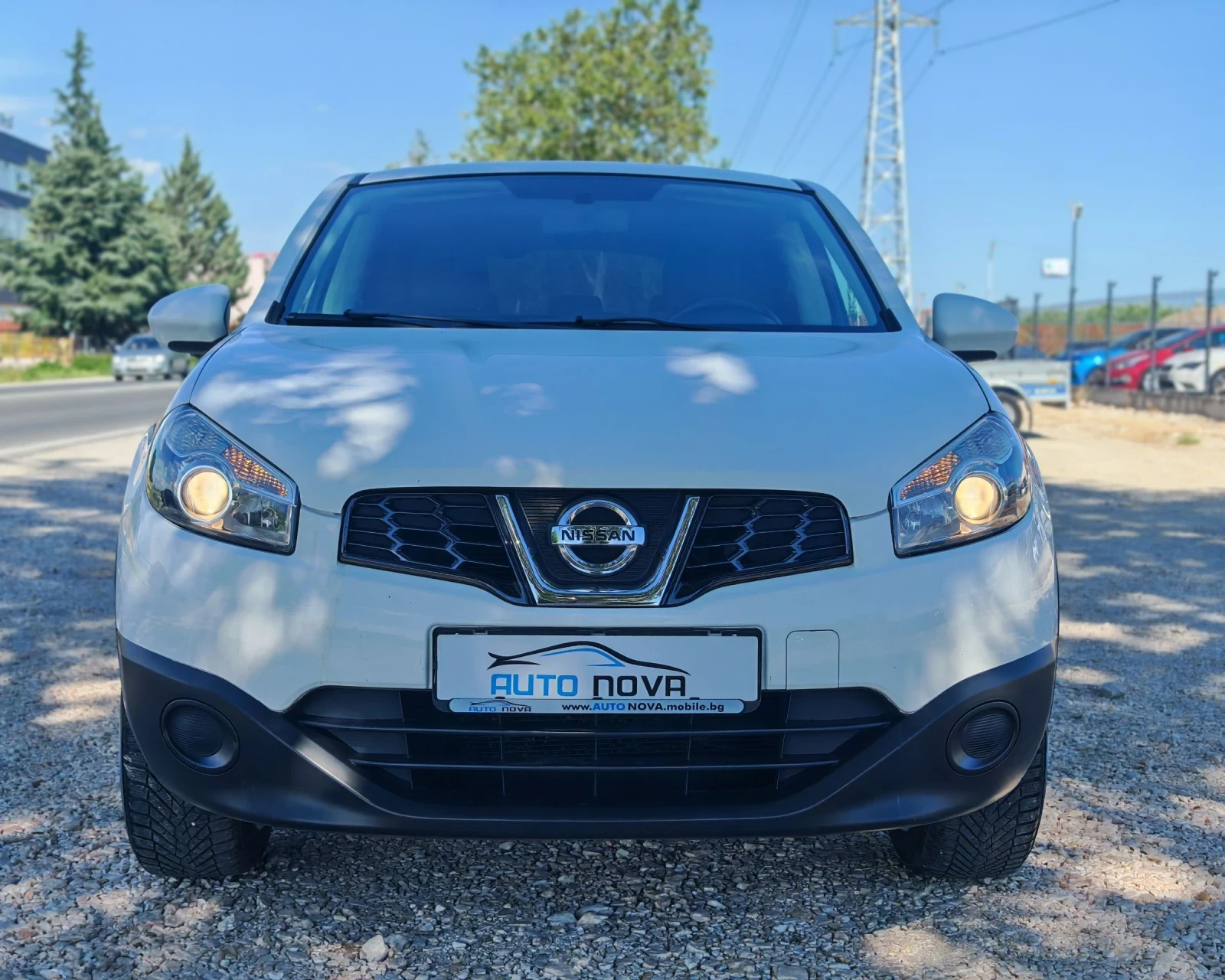 Nissan Qashqai 1.6 БЕНЗИН 117 К.С. ГАЗ УНИКАЛНО СЪСТОЯНИЕ!!!, снимка 2 - Автомобили и джипове - 54692859