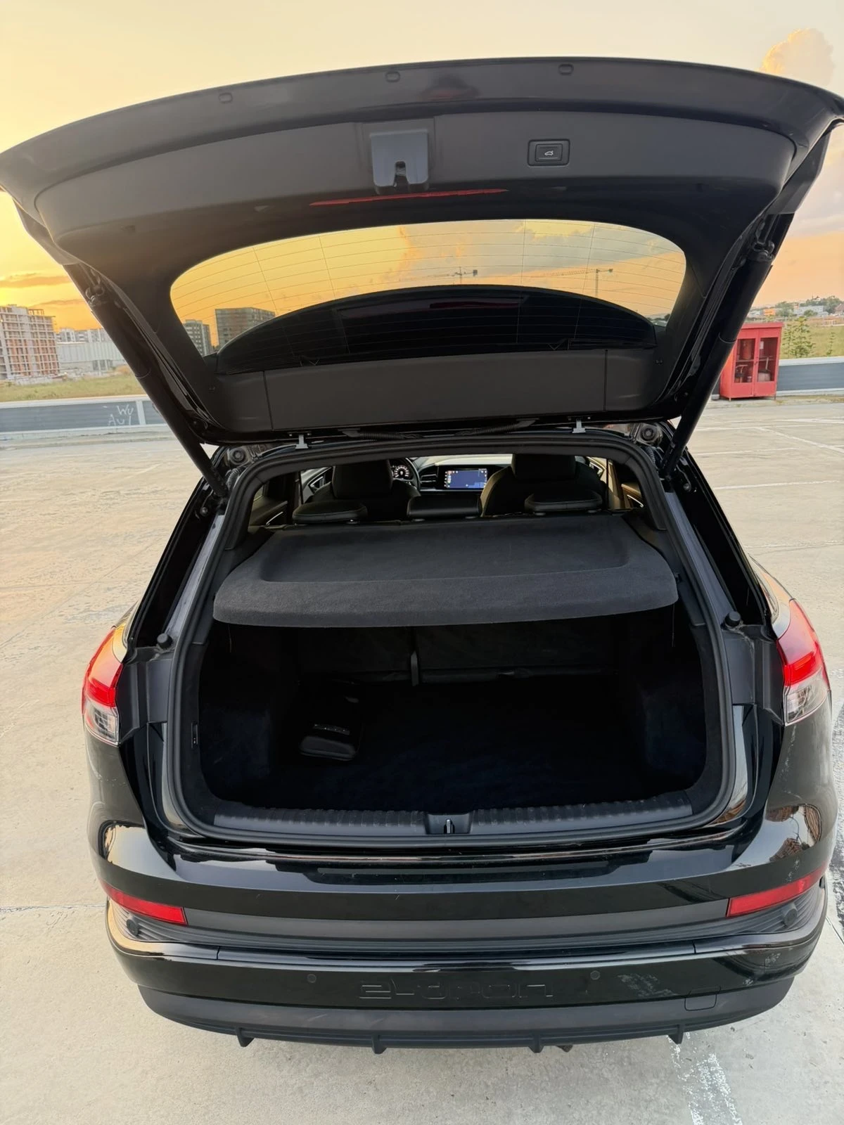 Audi Q4 40 E-tron S-line, снимка 13 - Автомобили и джипове - 55465279