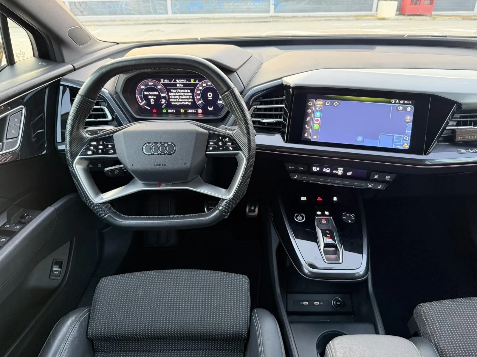 Audi Q4 40 E-tron S-line, снимка 8 - Автомобили и джипове - 55465279