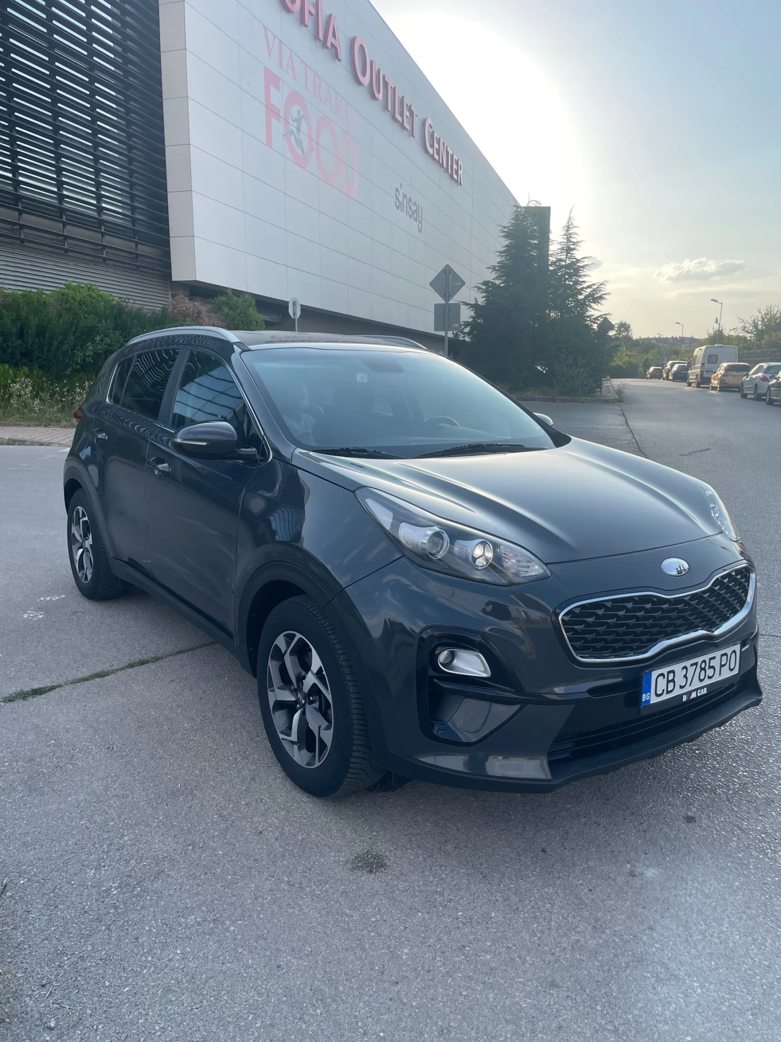 Kia Sportage 1.6 CRDI, снимка 2 - Автомобили и джипове - 55771977