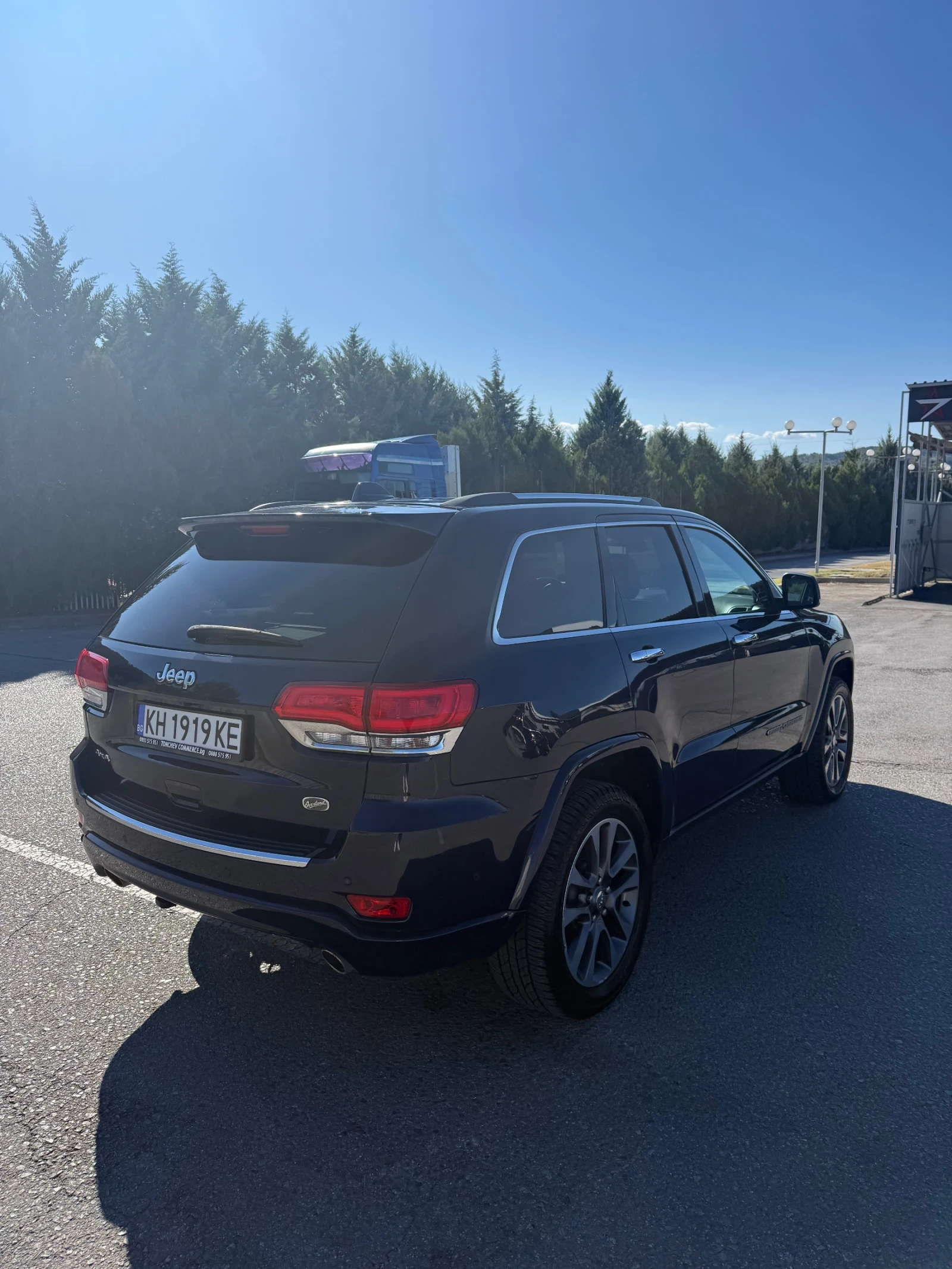 Jeep Grand cherokee Overland 3.0 250hp Facelift top!!!, снимка 3 - Автомобили и джипове - 56058744