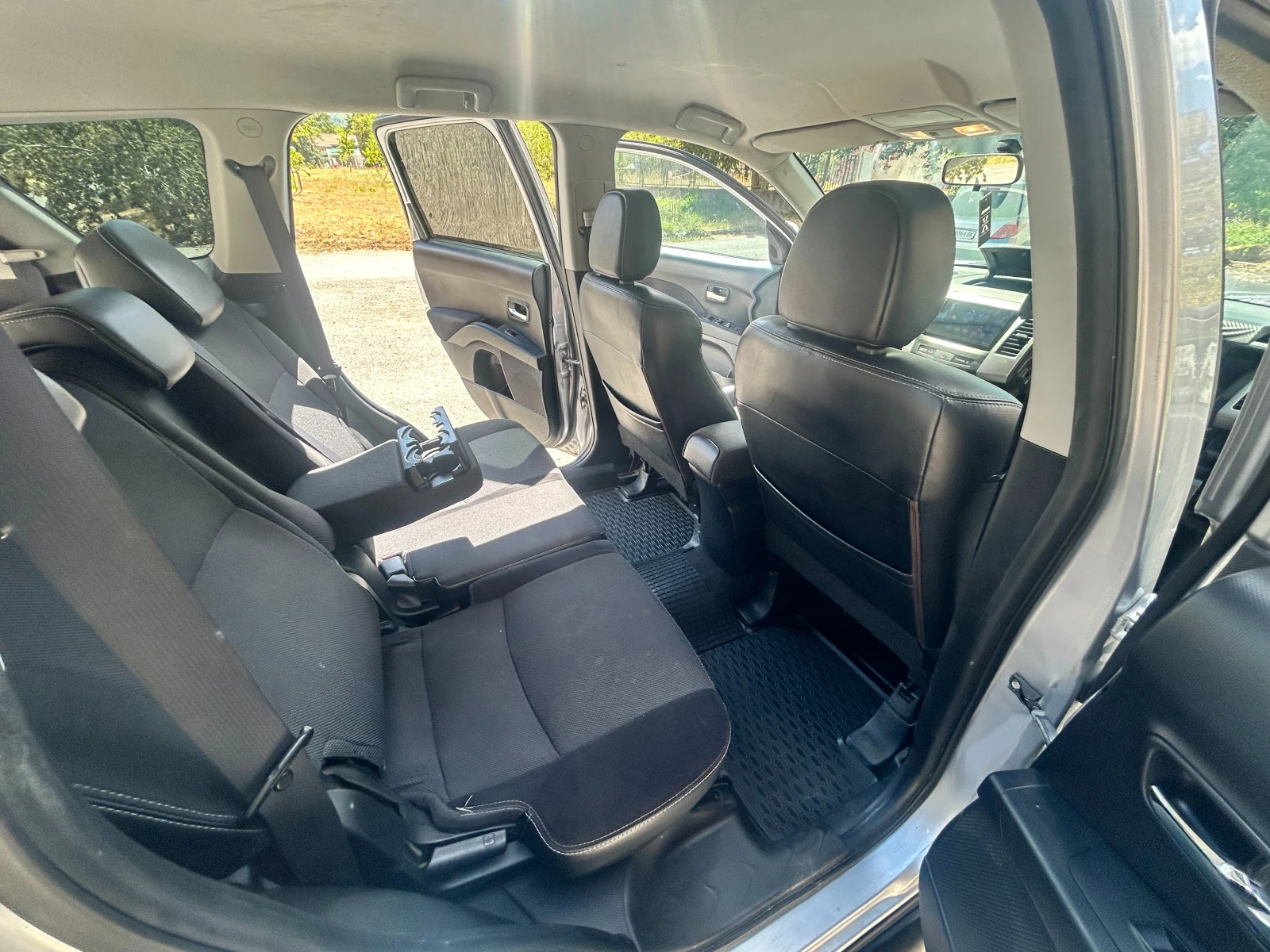 Citroen C-Crosser, снимка 11 - Автомобили и джипове - 56294669