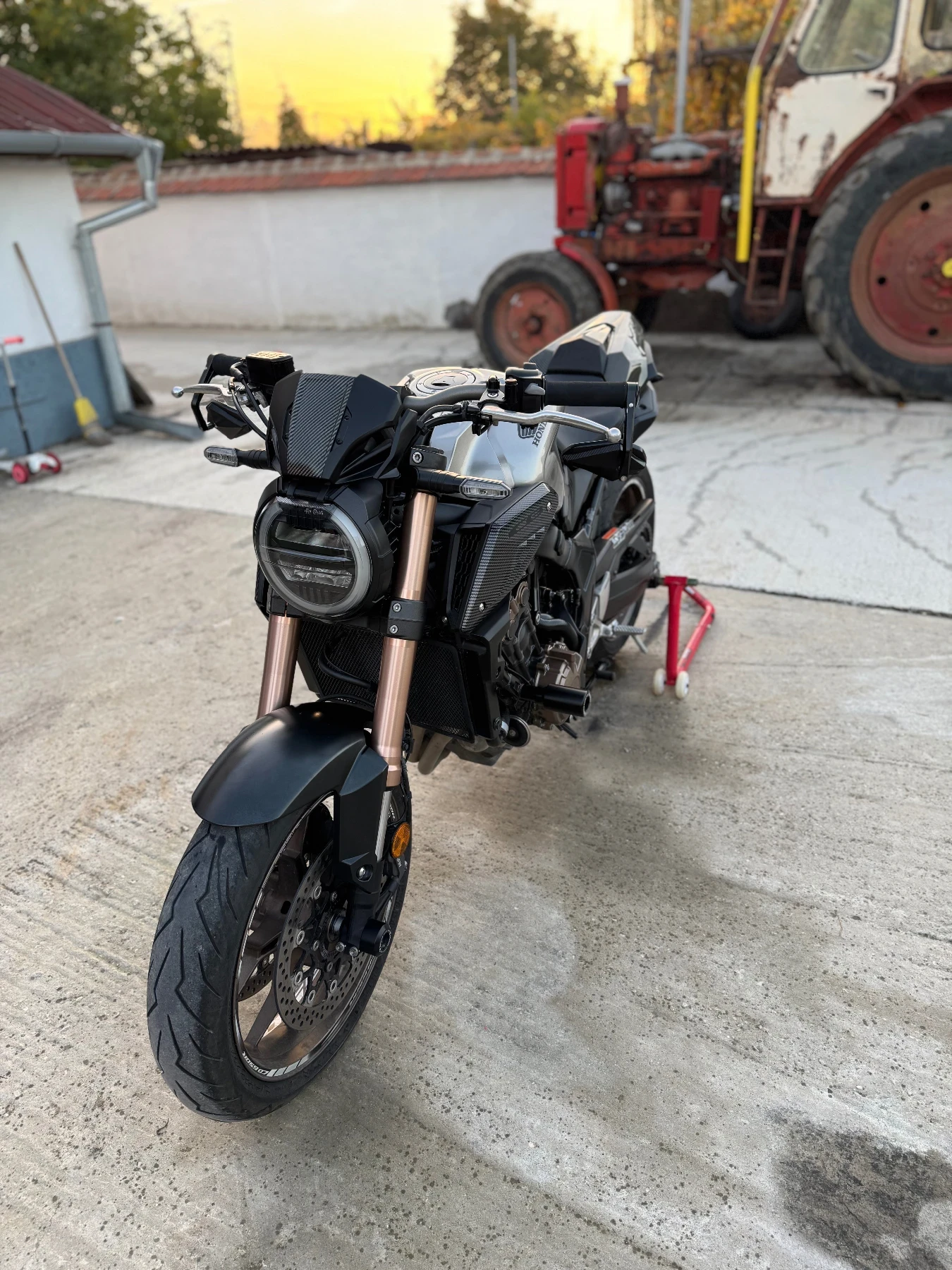 Honda Cb 650R ABS TCS, снимка 2 - Мотоциклети и мототехника - 55827807