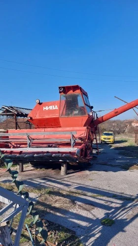 Комбайн Нива, снимка 1