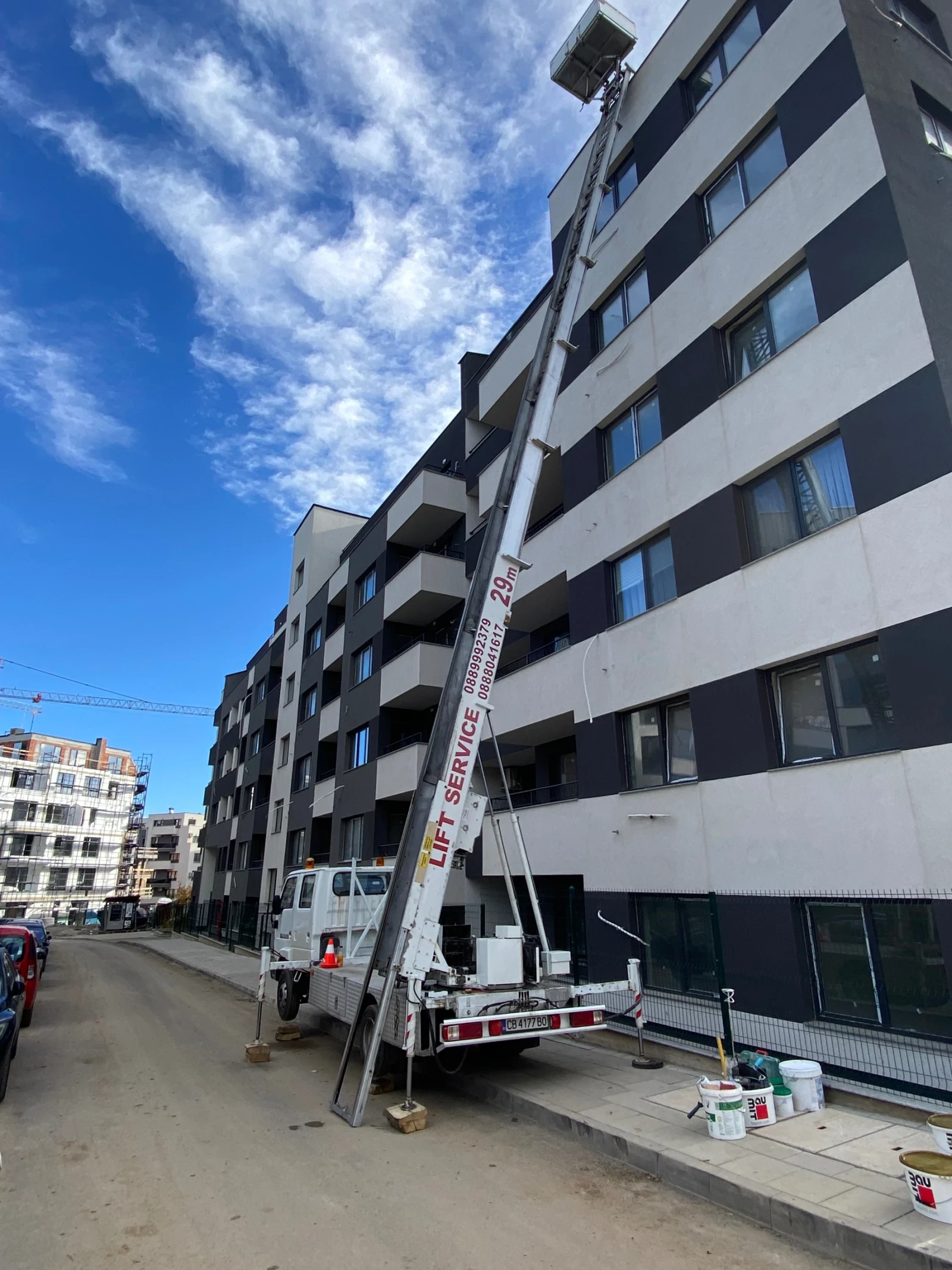 Автовишка Друга марка Мобилен асансьор - изображение 9