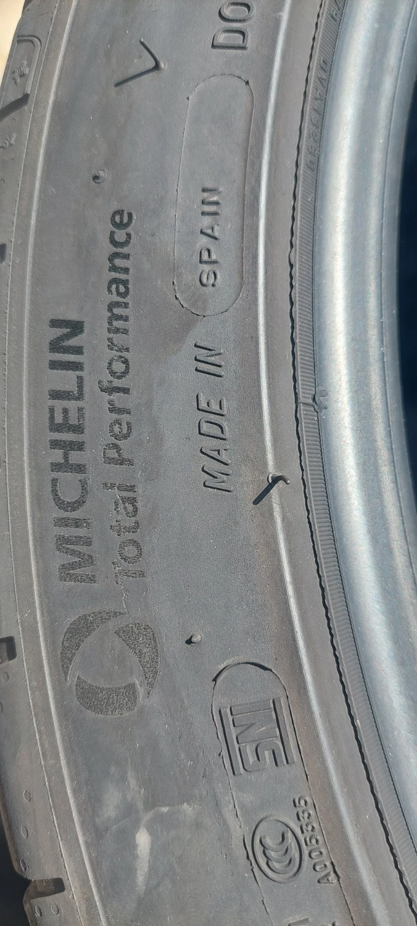 Гуми Летни 245/40R20, снимка 7 - Гуми и джанти - 54797743