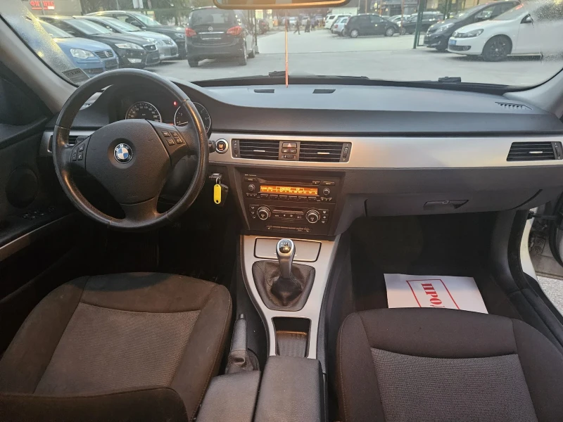 BMW 320 I, снимка 13 - Автомобили и джипове - 47765324