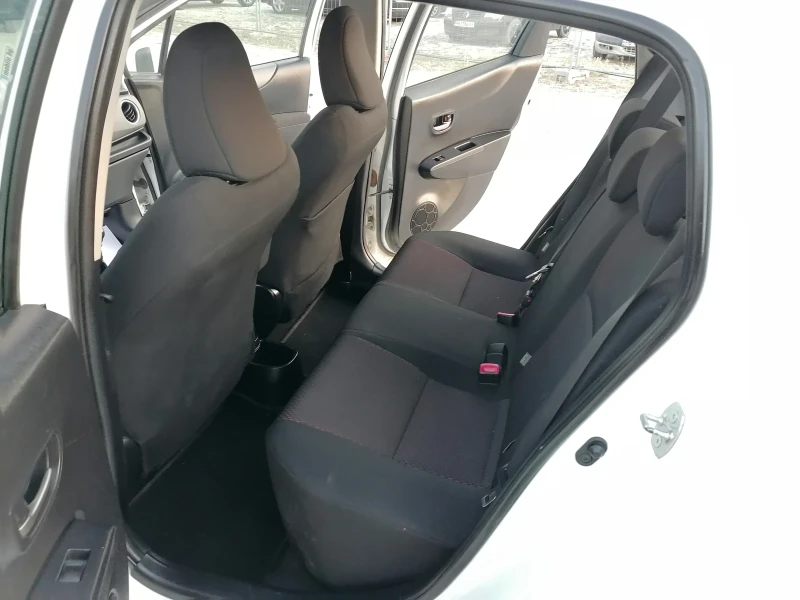 Toyota Yaris, снимка 10 - Автомобили и джипове - 47944086