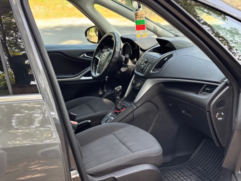 Opel Zafira Tourer, снимка 8 - Автомобили и джипове - 52761416