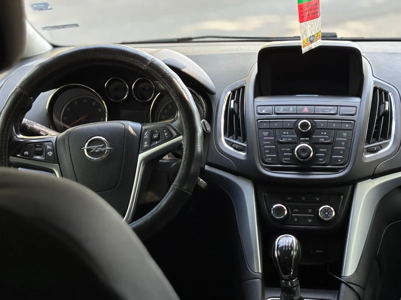Opel Zafira Tourer, снимка 4 - Автомобили и джипове - 52761416
