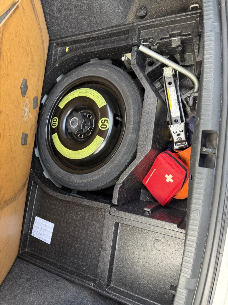 Skoda Rapid, снимка 17 - Автомобили и джипове - 52054451