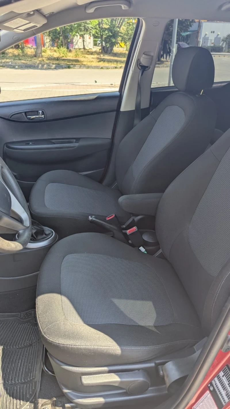 Hyundai I20, снимка 12 - Автомобили и джипове - 52417040