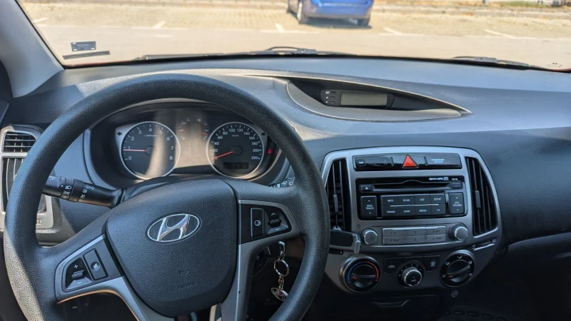 Hyundai I20, снимка 11 - Автомобили и джипове - 52417040