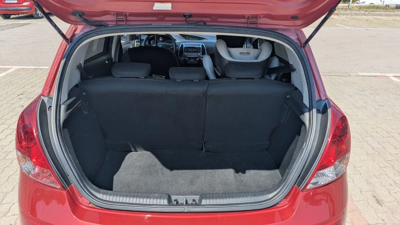 Hyundai I20, снимка 15 - Автомобили и джипове - 52417040