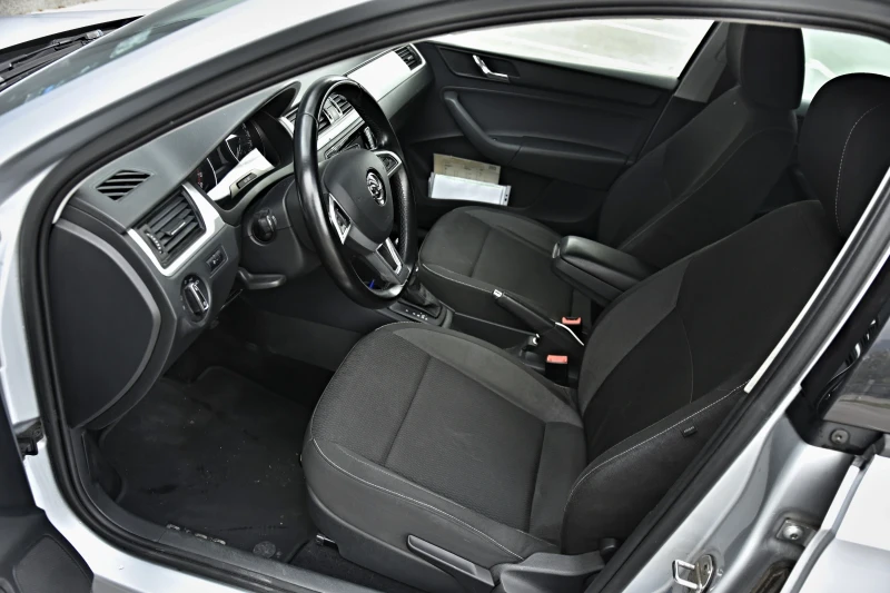 Skoda Rapid 1.4TDI 90 EURO 6, снимка 9 - Автомобили и джипове - 52674505