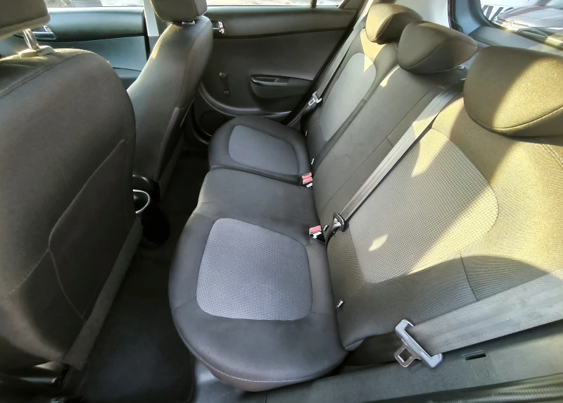 Hyundai I20 1.3i Facelift EURO5, снимка 14 - Автомобили и джипове - 52976503