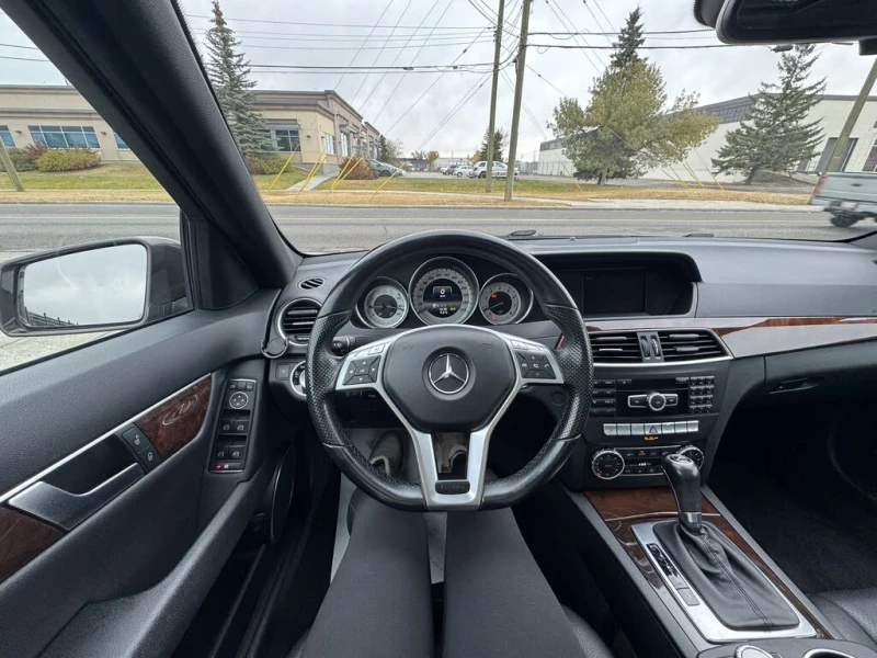 Mercedes-Benz C 300 4matic * CARFAX * АвтоКредит * (ЦЕНА ДО БГ), снимка 9 - Автомобили и джипове - 53251683