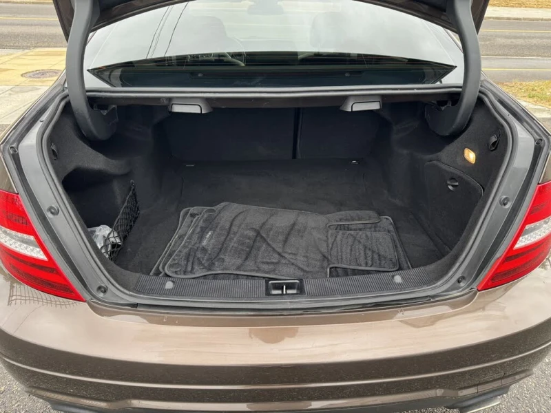 Mercedes-Benz C 300 4matic * CARFAX * АвтоКредит * (ЦЕНА ДО БГ), снимка 17 - Автомобили и джипове - 53251683