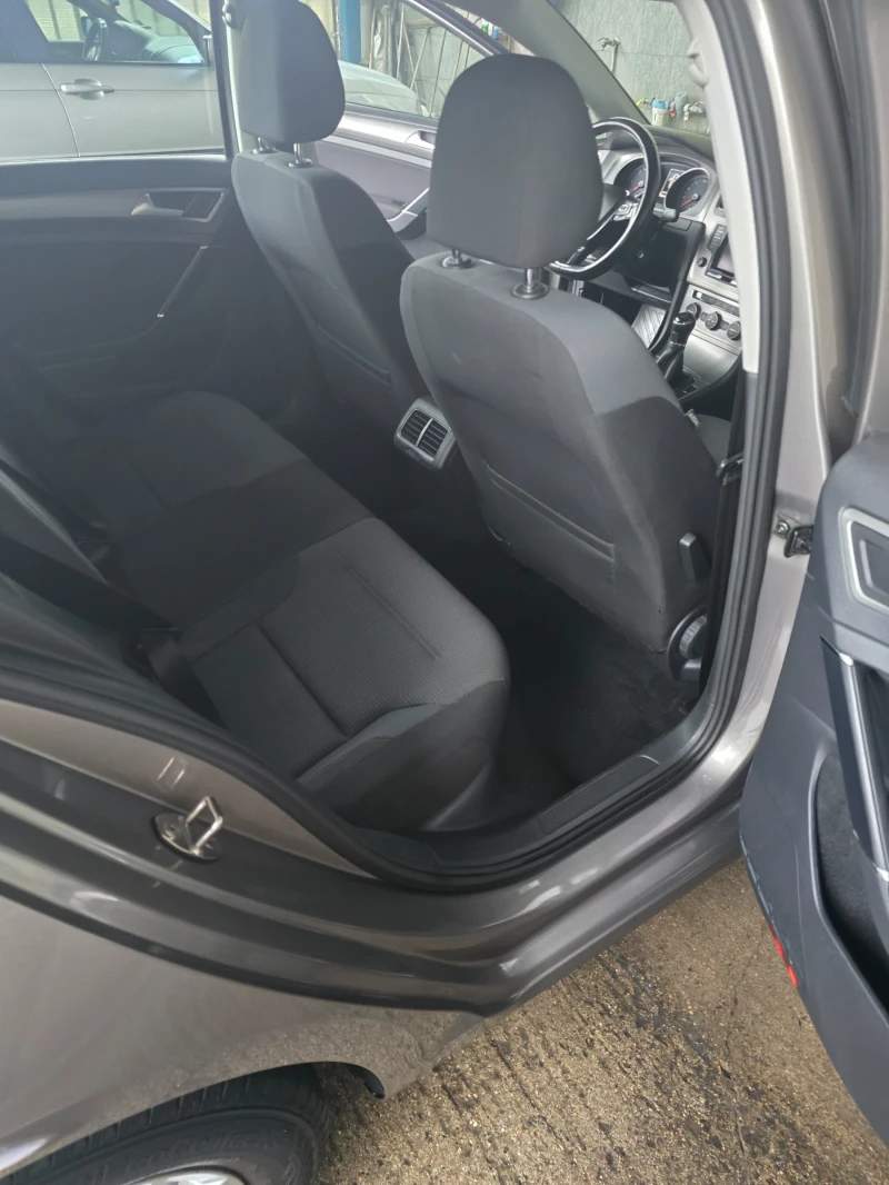 VW Golf 1.6 TDI COMFORTLINE, снимка 8 - Автомобили и джипове - 53466271
