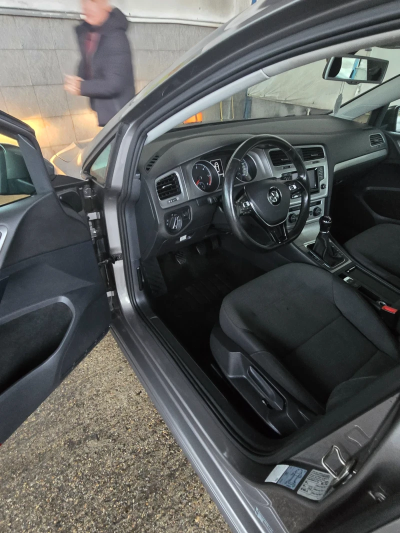 VW Golf 1.6 TDI COMFORTLINE, снимка 5 - Автомобили и джипове - 53466271