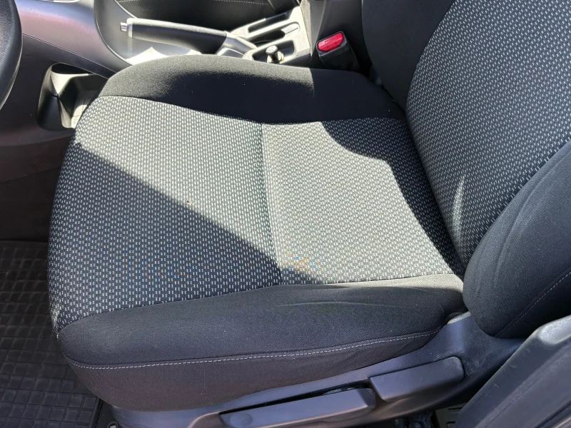 Toyota Auris, снимка 7 - Автомобили и джипове - 53595533