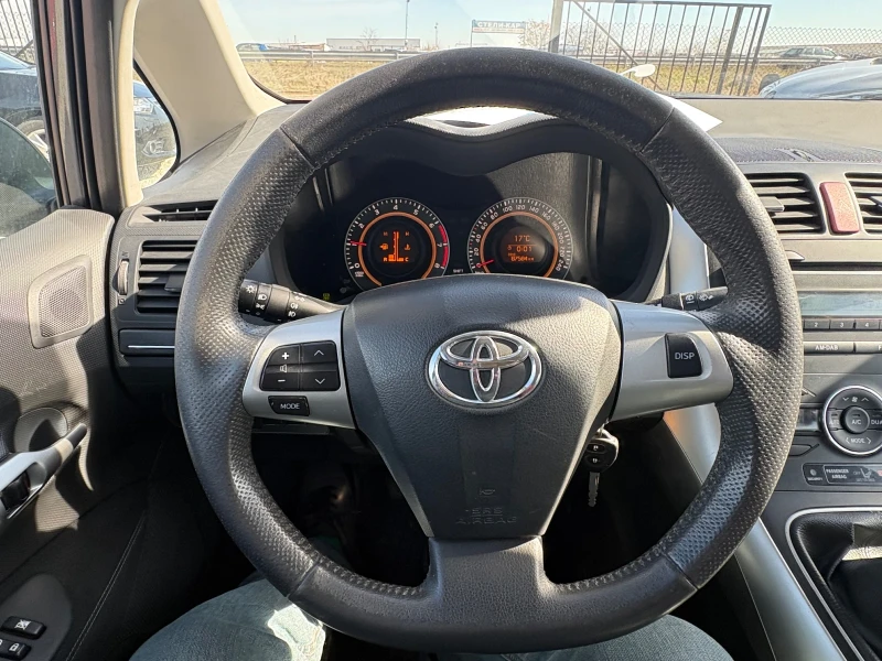 Toyota Auris, снимка 8 - Автомобили и джипове - 53595533
