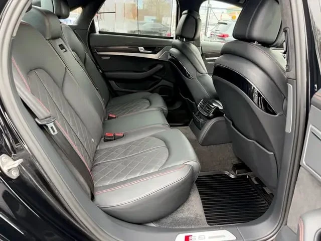 Audi S8 * Plus * ARRAS RED * МАСАЖИ * SOFT CLOSE * ОБДУХВА, снимка 17 - Автомобили и джипове - 53224912