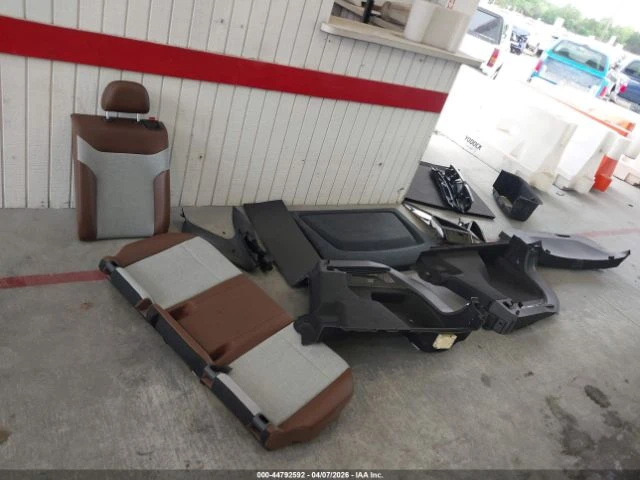 VW ID.4 * STANDART* ПОЛУКОЖА* ПОДГРЕВ* NAVI* LED* , снимка 9 - Автомобили и джипове - 54756403