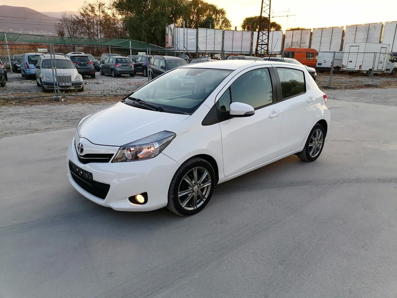 Toyota Yaris  - изображение 2