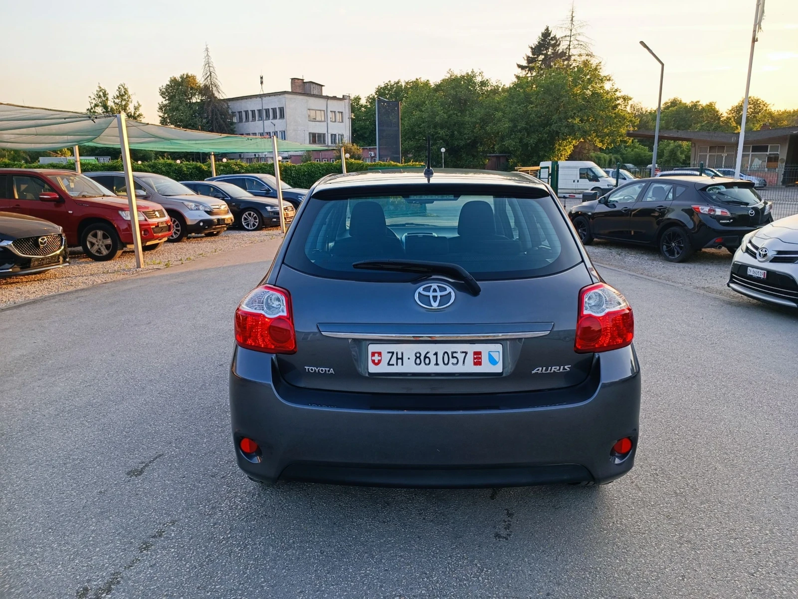 Toyota Auris 1.6i-132кс-ШВЕЙЦАРИЯ-РЪЧКА-6ск-FACELIFT - изображение 4