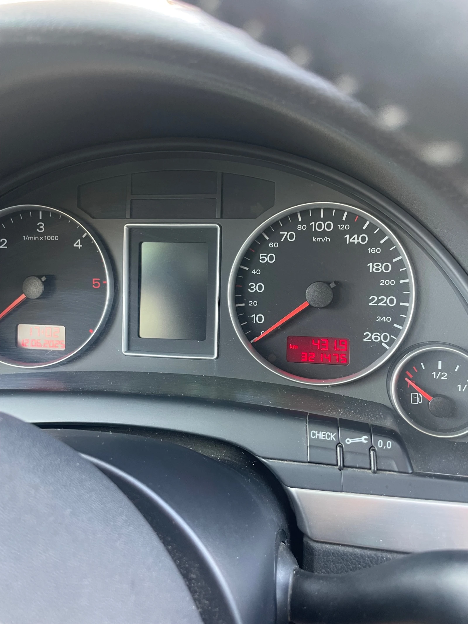 Audi A4  - изображение 7
