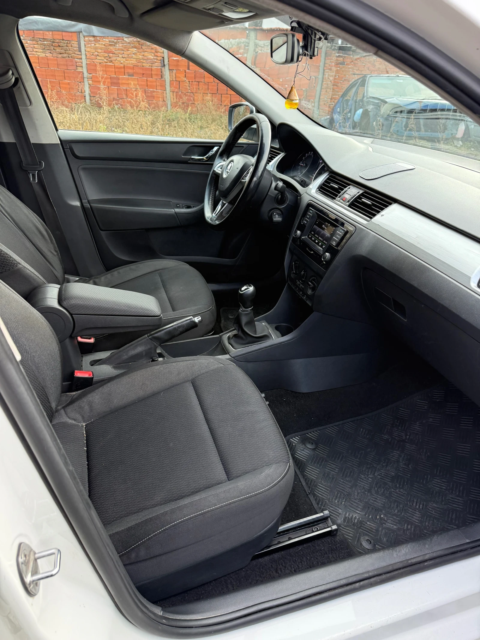 Skoda Rapid  - изображение 8
