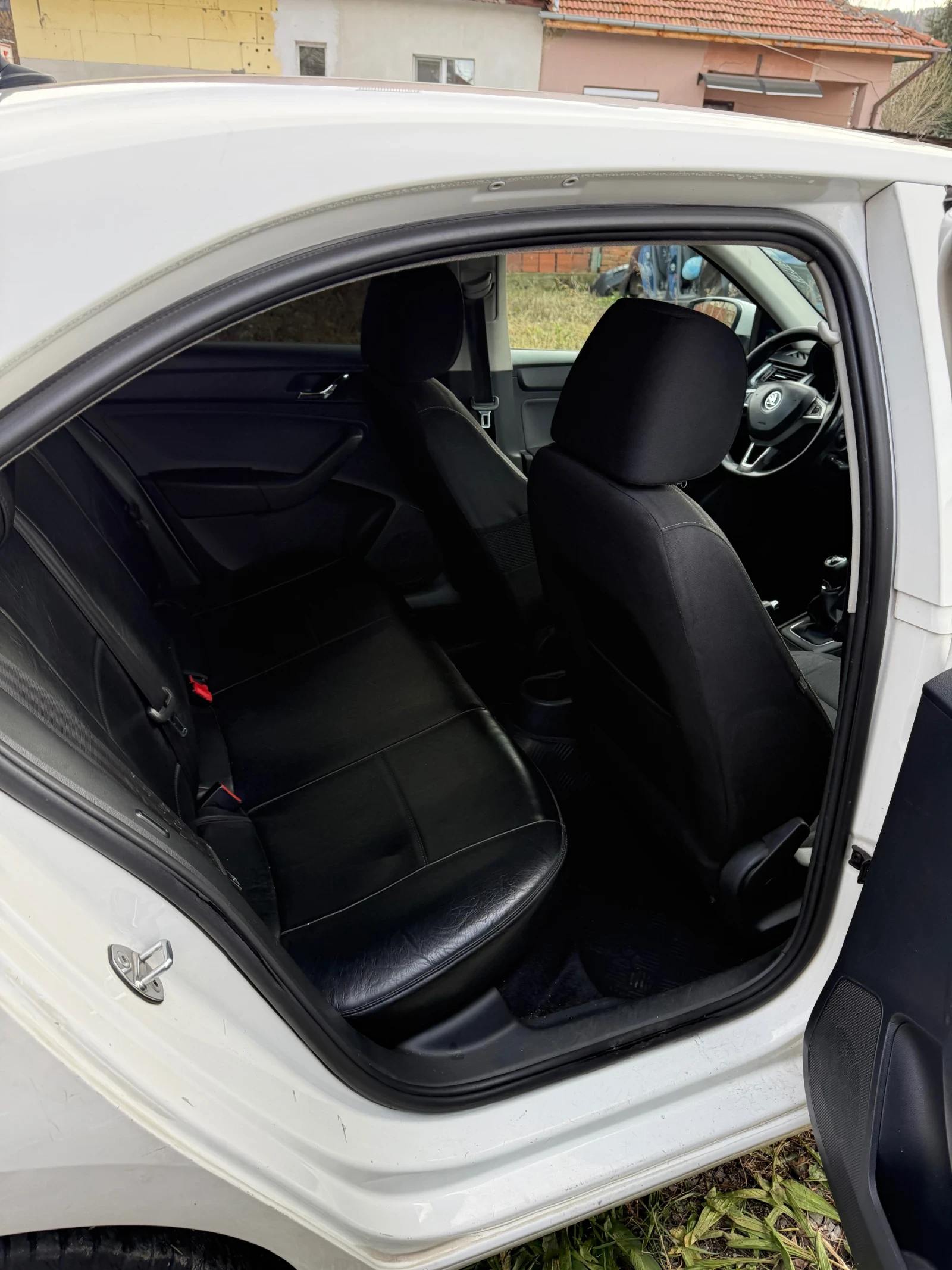 Skoda Rapid | Mobile.bg   11