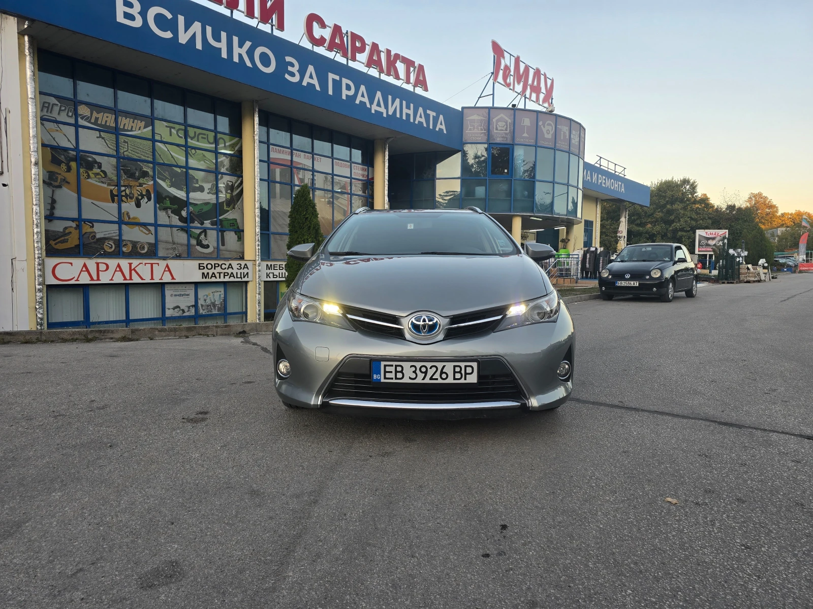 Toyota Auris 1.8 HYBRID/99ps - изображение 2