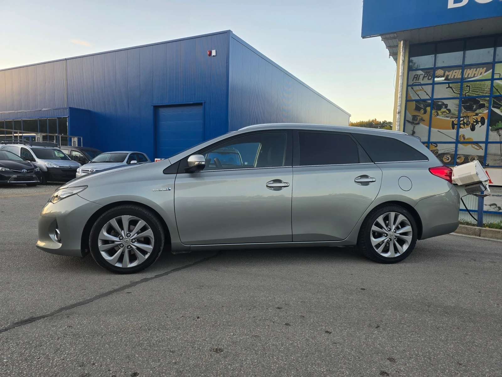 Toyota Auris 1.8 HYBRID/99ps - изображение 4